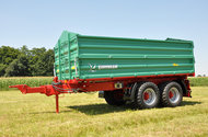 Abbildung 1 - Tandem-Dreiseitenkipper TDK 1600 von Farmtech