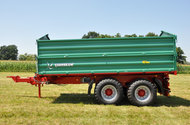 Abbildung 4 - Tandem-Dreiseitenkipper TDK 1600 von Farmtech